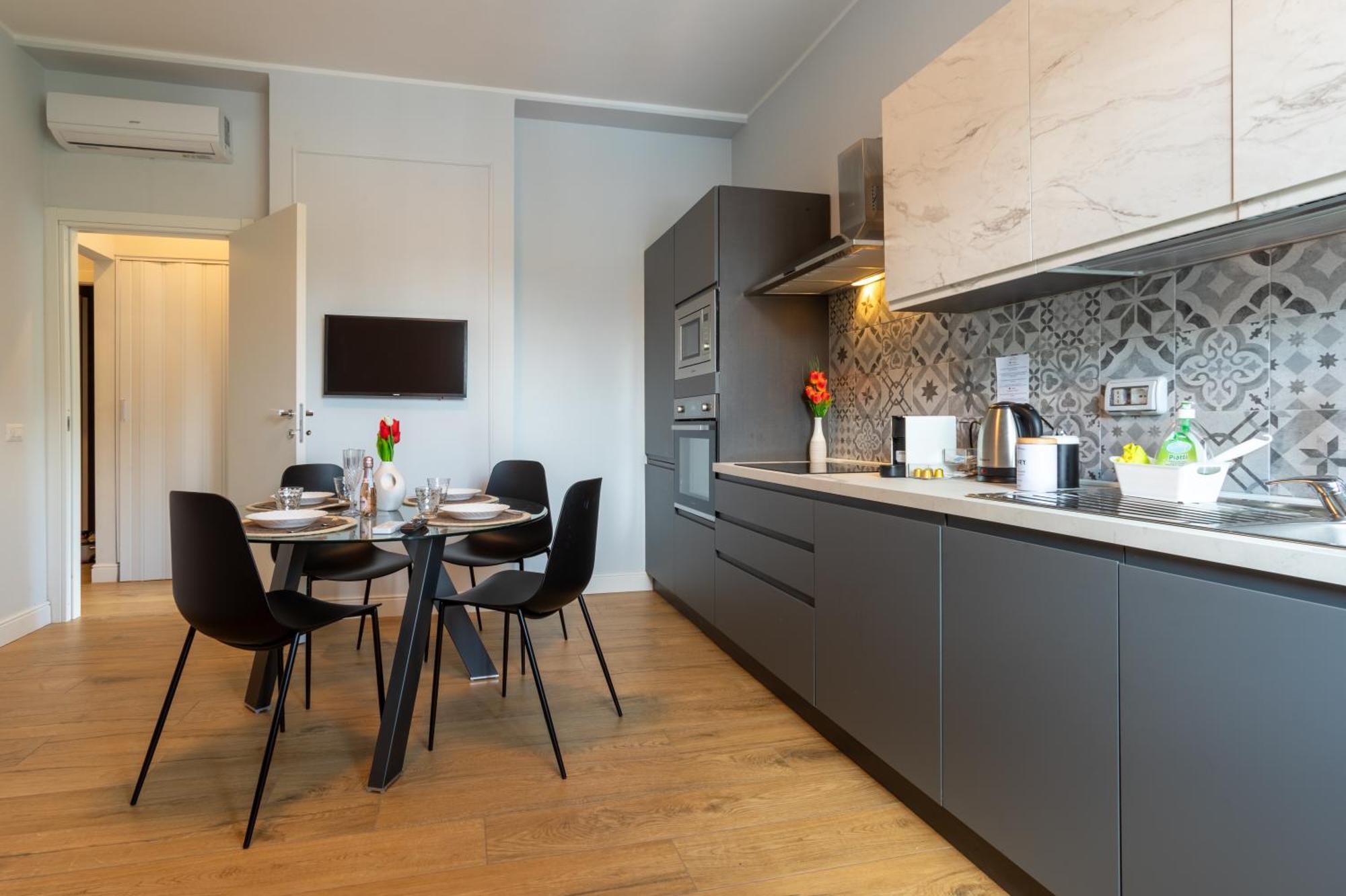 Lavarell - Exclusive Apartment Комо Экстерьер фото