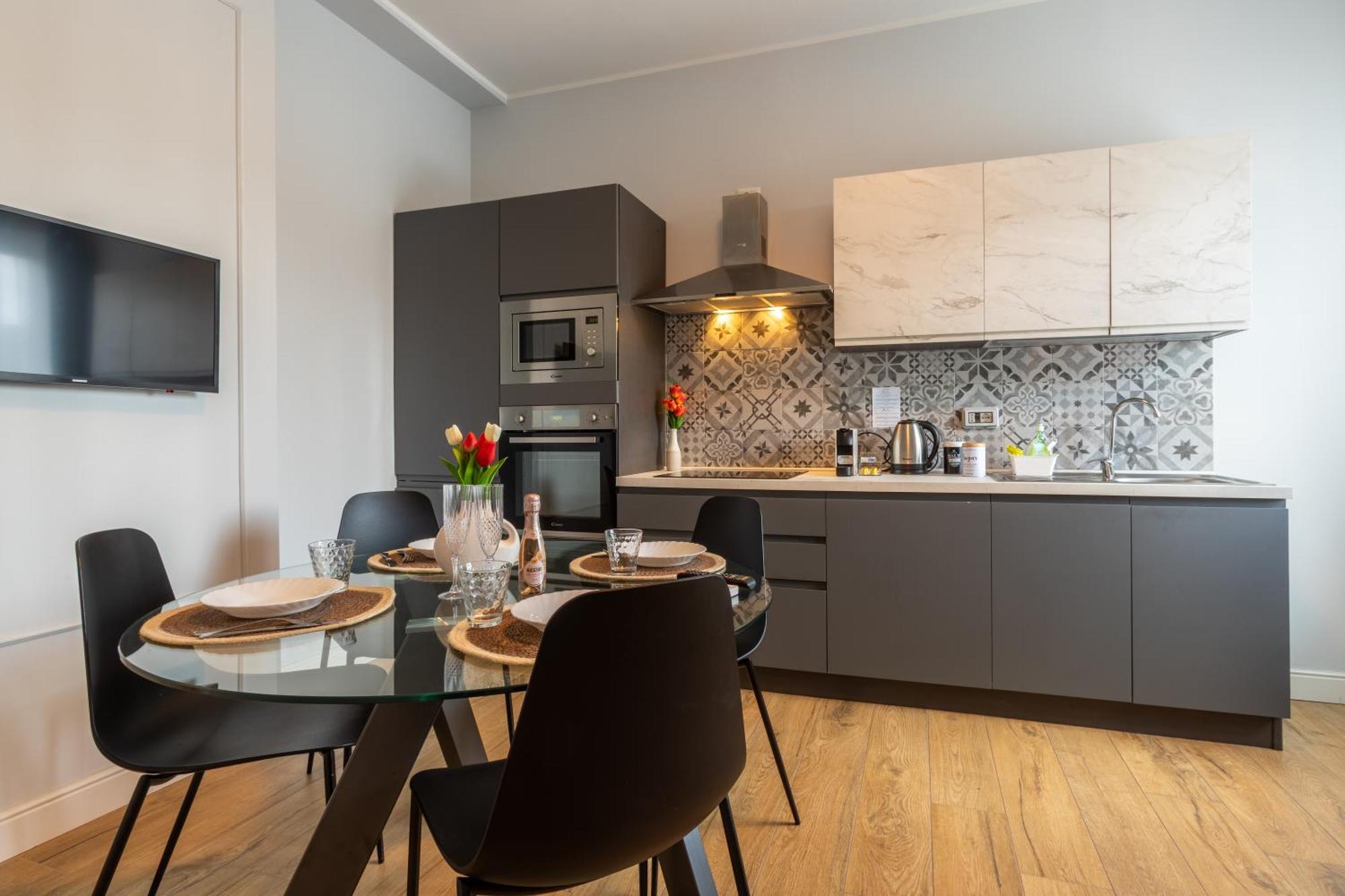 Lavarell - Exclusive Apartment Комо Экстерьер фото