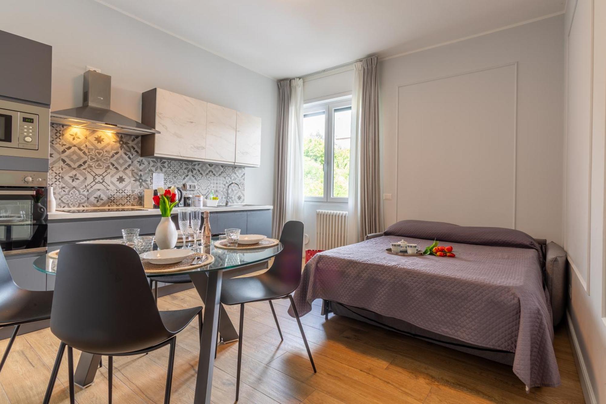 Lavarell - Exclusive Apartment Комо Экстерьер фото